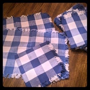 Fabric Placemats, Napkins & Serving Mats